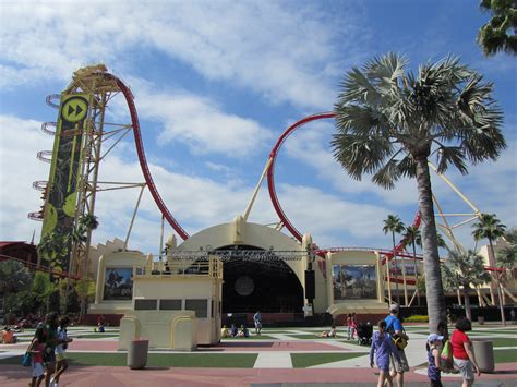 File:Universal Orlando Resort April 2010 05.JPG - Wikipedia, the free ...