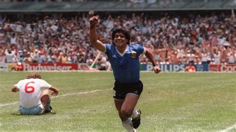 La AFA homenajea a Maradona a 35 años del gol a Inglaterra