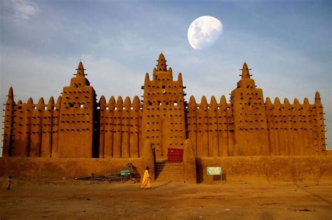 The Ndomo, a new textile workshop in Ségou, Mali. Completed in 2004 : r ...