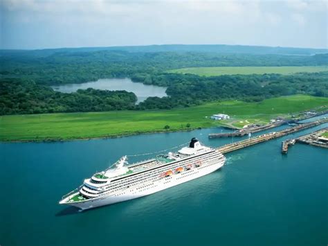 PANAMA CANAL CRUISES | Ponant Central America Cruises