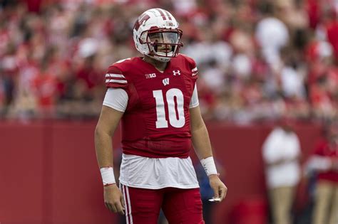 Wisconsin Football: Badgers quarterback hits the transfer portal ...