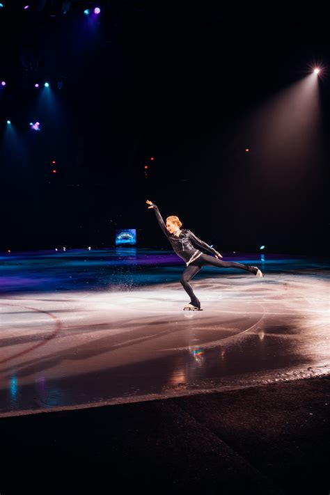 Watching Stars on Ice :: A Former Figure Skater's Take - Color & Chic