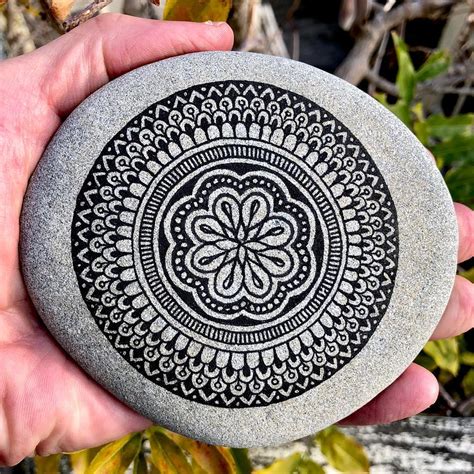 Design Stack: A Blog about Art, Design and Architecture: Precise Hand Drawn Stone Mandala Drawings