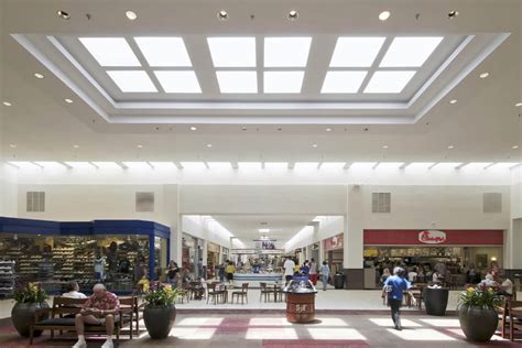 thriving mall broadway square mall in tyler texas : deadmalls