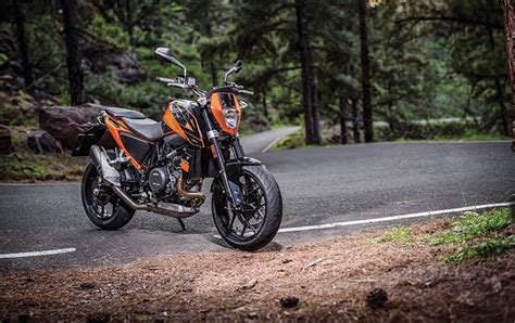 2016 KTM Duke 690 | First Ride Review | Rider Magazine