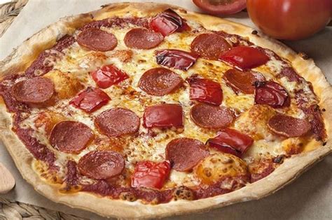 Receta PIZZA de PEPPERONI & PIMIENTOS Asados | TuPizzaiolo.com