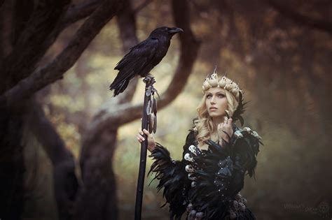 dark beauty gothic darktale raven queen ravenna skulls leather feather dress witch | Halloween ...