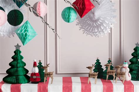 17 ways to deck the halls for a holly jolly Christmas party | Paperless ...