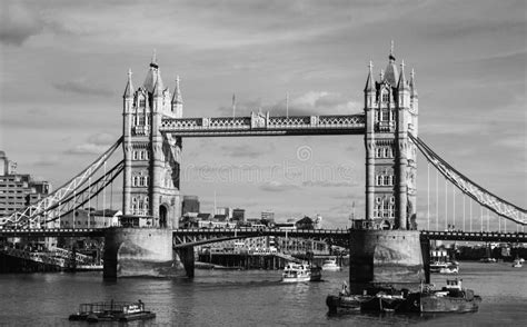 The Tower Bridge Black and White Stock Photo - Image of boats, boat: 95866266