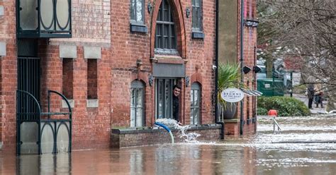 Worcester floods as River Severn levels continue to rise - Gloucestershire Live