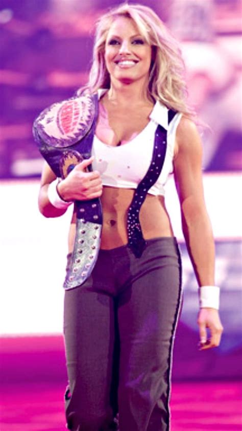 WWE Diva - Trish Stratus [2000-2006] ★ 7x Women's Champion ★ Diva of the Decade ★ 3x Babe of the ...