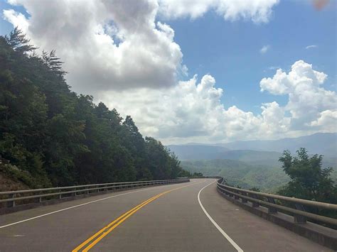 6 Best Scenic Drives in the Smoky Mountains - CaddyWampus Life