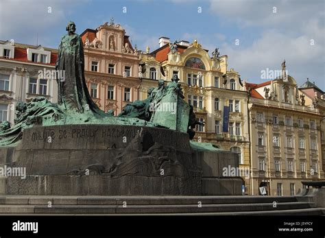 jan hus standbild in prague monument statue Stock Photo - Alamy