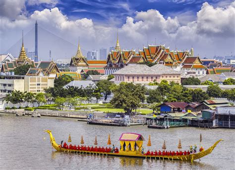 Landscape of Thai’s king palace, Thailand – Vivavoyage