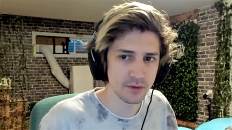 xQc has earned as much as $488k in Twitch subs this year - Dot Esports