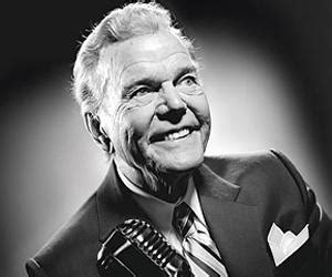 Paul Harvey Biography, Birthday. Awards & Facts About Paul Harvey