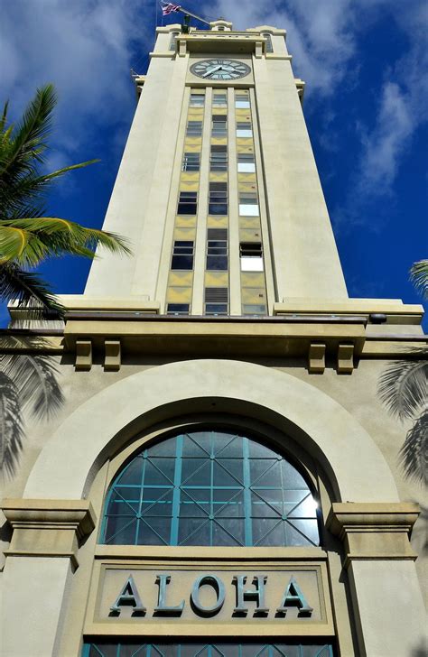 Aloha Tower Lighthouse in Honolulu, O’ahu, Hawaii - Encircle Photos