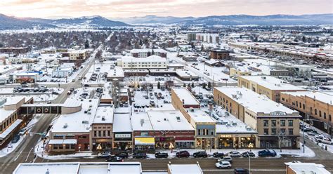 6 Fantastic Winter Experiences In The Beautiful Mountain Town Of Kalispell, Montana | TravelAwaits