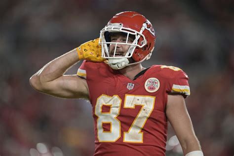 Chiefs TE Travis Kelce is continuing to grow more valuable - Arrowhead ...