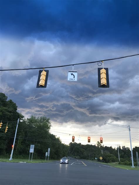 Storm clouds in West Hartford, Connecticut on Thursday : r/weather