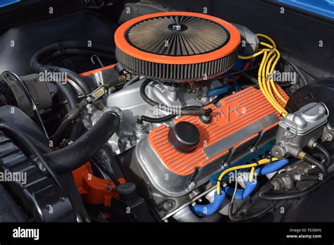 A Custom 396 Cubic Inch Chevrolet Engine Stock Photo - Alamy