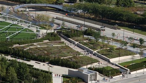 Frank Gehry . BP Pedestrian Bridge . Chicago (8) – a f a s i a