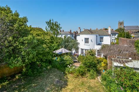 Detached House for sale with 4 bedrooms, Alverstoke, Hampshire | Fine ...