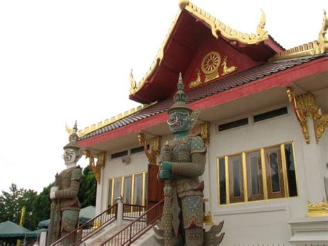 Wat Thai Temple Food Market – Los Angeles, California - Gastro Obscura