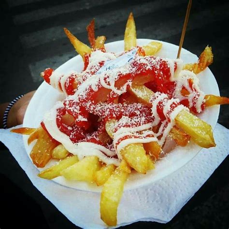 Papas fritas, con queso, ketchup, y mayonesa. | Salvadorian food, Salvadoran food, Food