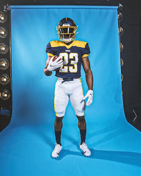 USFL Reveals Memphis Showboats New Uniforms For 2023 Season