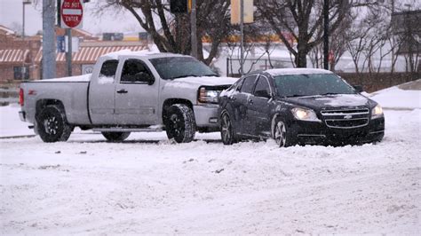 Oklahoma winter storm updates: OKC road conditions, snow routes, more