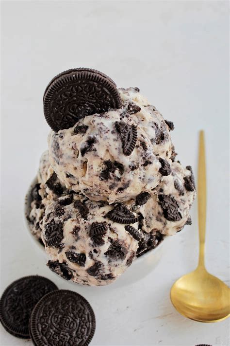 Oreo Cookie Ice Cream (6 Ingredients) - Homebody Eats