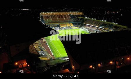 Molineux stadium at night home of Wolverhampton Wanderers Football Club Stock Photo - Alamy