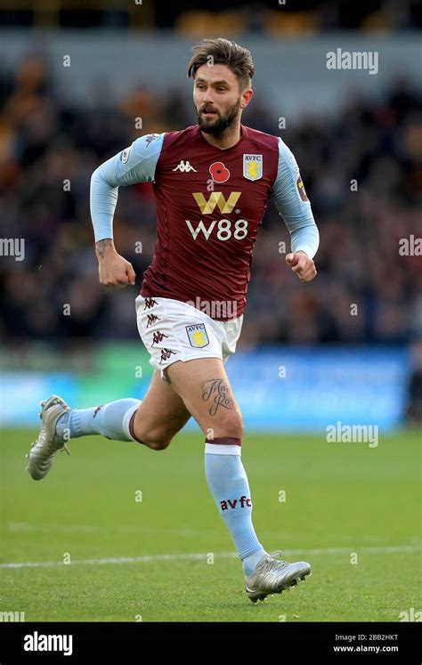 Aston Villa's Henri Lansbury Stock Photo - Alamy