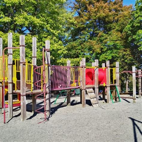 Sunnyside Park Playground - Vancouver Playgrounds