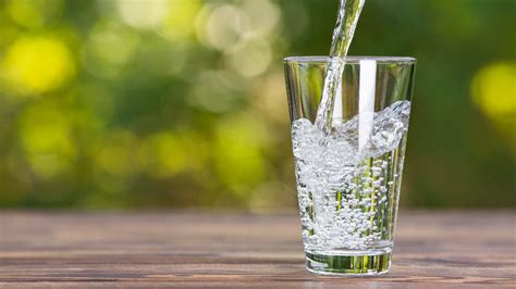 How many glasses of water should you drink everyday? | HealthShots