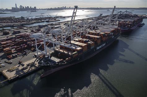 New York Port Hustles to Cut Rare Logjam Amid Covid Labor Woes - Bloomberg