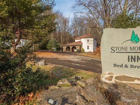 Stone Mountain Inn, a place of elegance & history | Rent this location on Giggster