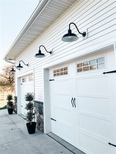 How To | Create Curb Appeal with Garage Lighting