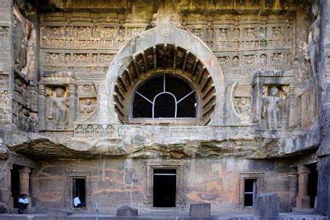 Ajanta Caves (Maharashtra) | Timings, Location of Buddhist Caves