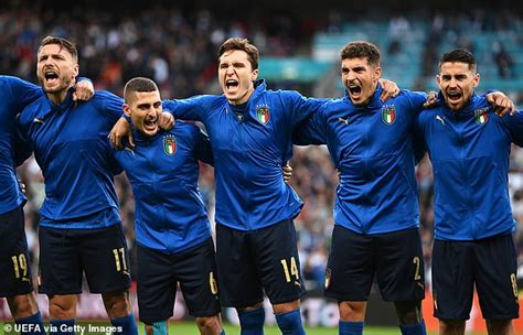 Euro 2020: Italy deliver another resounding rendition of their national anthem ahead of Spain ...