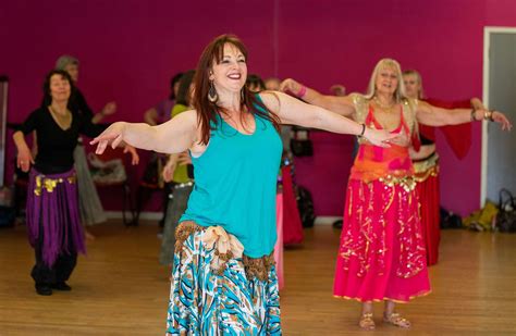 Belly dance class Norfolk, top instructor comes from Norwich to teach sensual Egyptian dance ...