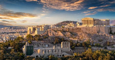 Travel guide to Athens: gods, sunshine, and souvlaki - Kiwi.com | Stories