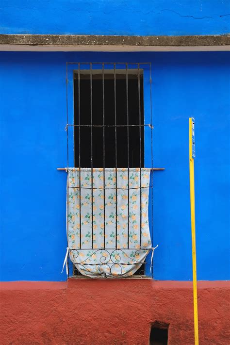 Beautiful Colors and Geometry of the Cuban Architecture-18 – Fubiz Media