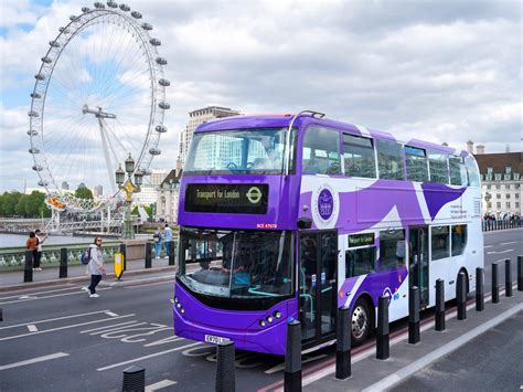 London buses given purple makeover ahead of Platinum Jubilee - Londontopia