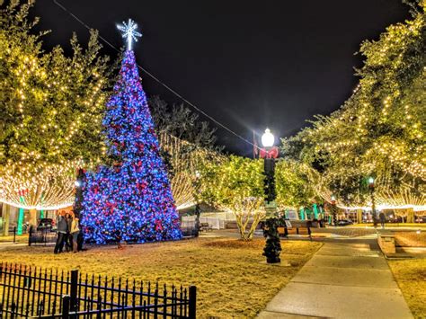 Holiday lights fill Old Courthouse Square in downtown Ocala - Ocala ...