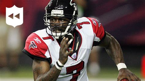 NFL Throwback: Former NFL quarterback Michael Vick career highlights