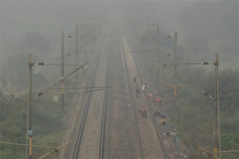 Schools shut as toxic smog engulfs India's capital | The Citizen