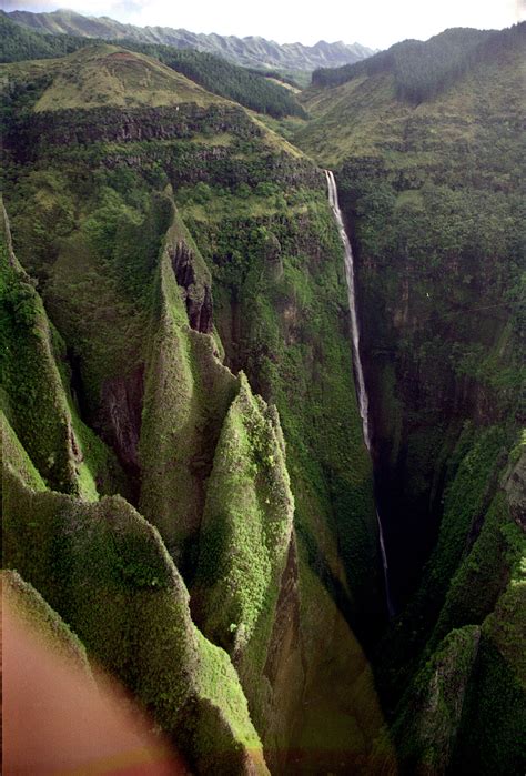 Nuku Hiva -arrival in Hakaui 1971