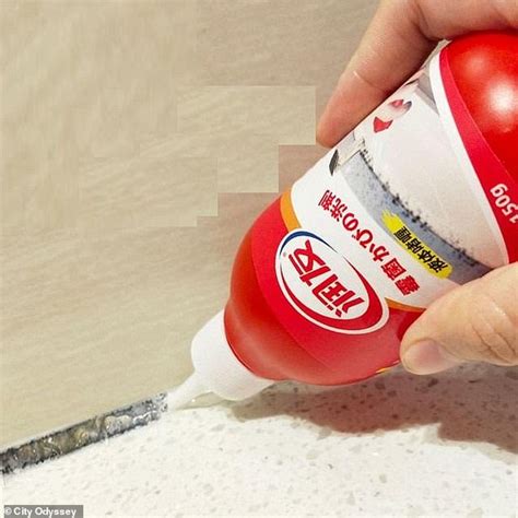 The miracle Japanese mould-removal gel that cleans surfaces and grout ...